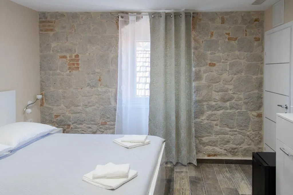 Elegant Residence Rooms&Apartments Split
